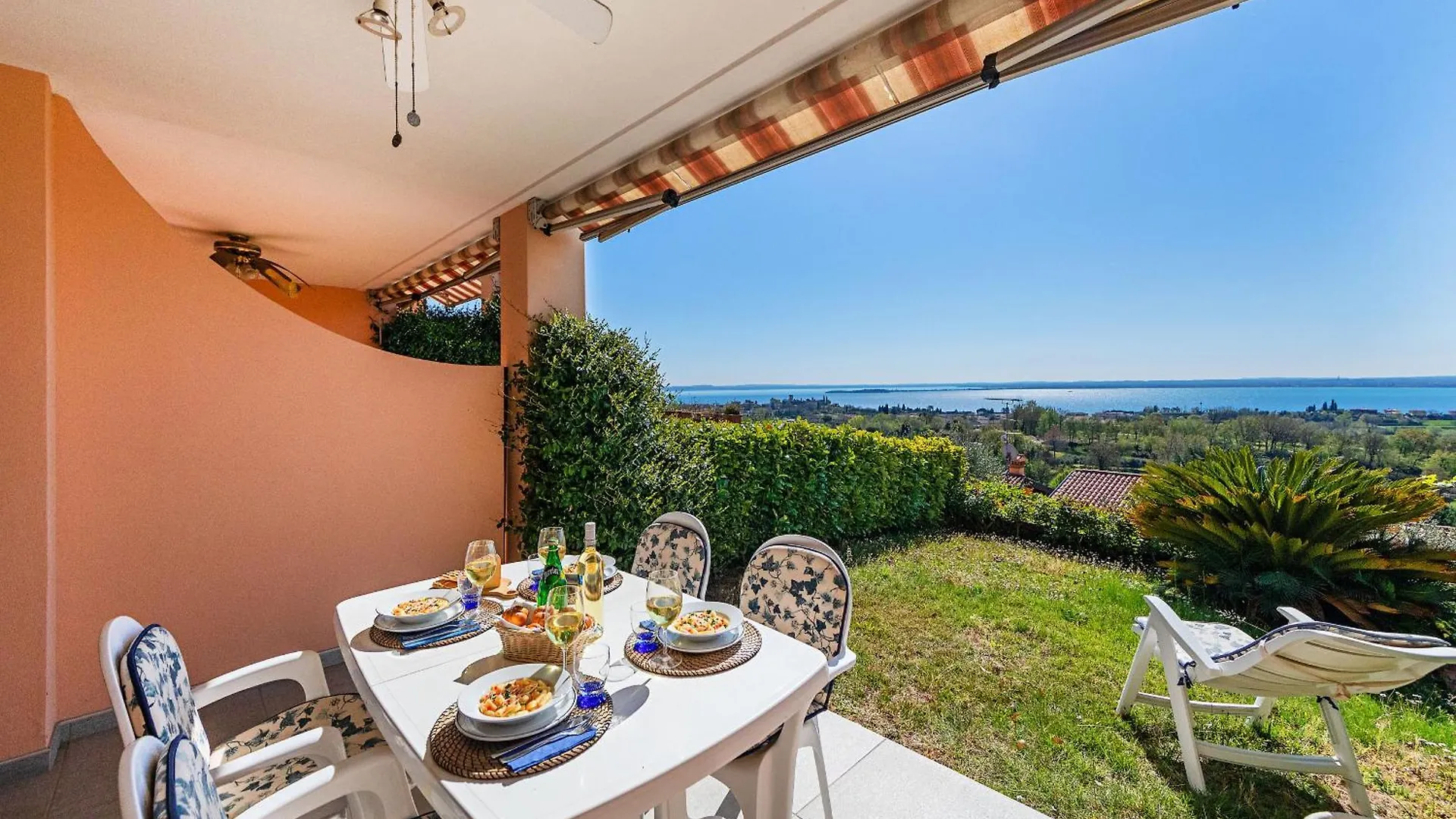 Residence Giardino 3 By Wonderful Italyの連絡先
